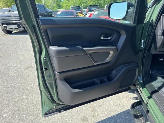 2024 Nissan Titan Crew Cab SV 4x2