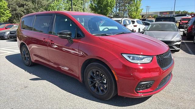2024 Chrysler Pacifica Hybrid S Appearance Pkg