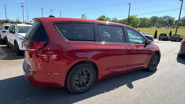 2024 Chrysler Pacifica Hybrid S Appearance Pkg