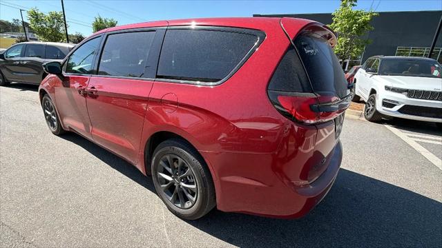 2024 Chrysler Pacifica Hybrid S Appearance Pkg