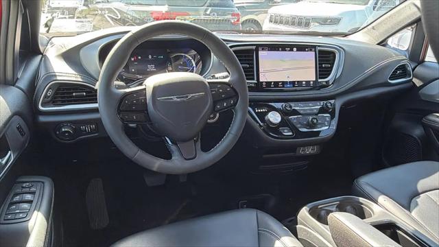 2024 Chrysler Pacifica Hybrid S Appearance Pkg