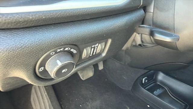2024 Chrysler Pacifica Hybrid S Appearance Pkg