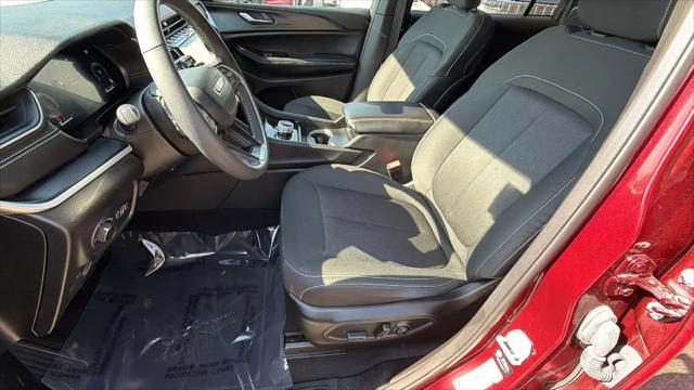 2025 Jeep Grand Cherokee L Laredo 4x2
