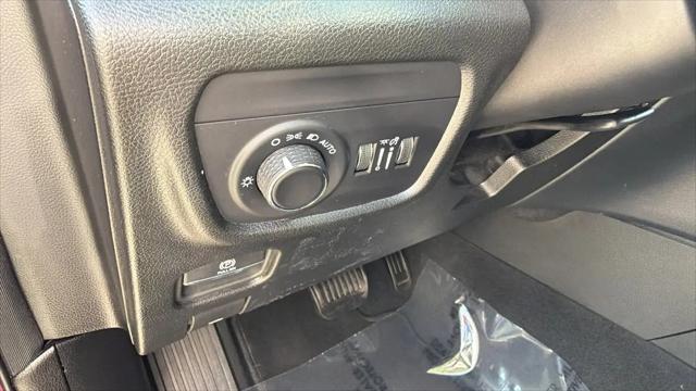 2025 Jeep Grand Cherokee L Laredo 4x2