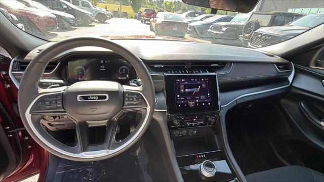 2025 Jeep Grand Cherokee L Laredo 4x2