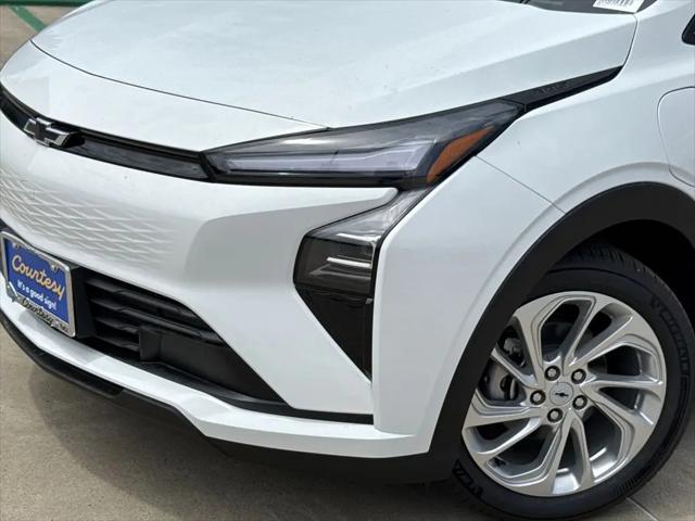 2027 Chevrolet Bolt LT FWD