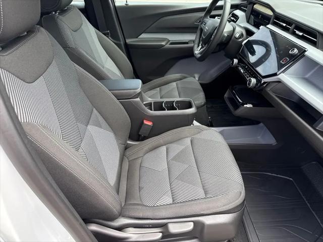 2027 Chevrolet Bolt LT FWD