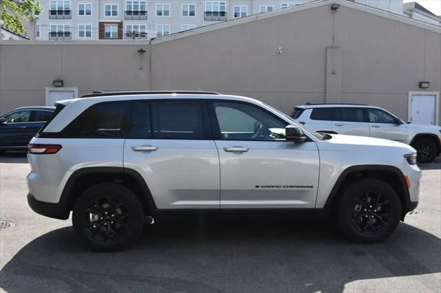 2025 Jeep Grand Cherokee Altitude 4x4