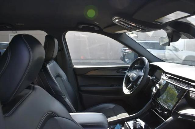 2025 Jeep Grand Cherokee Altitude 4x4