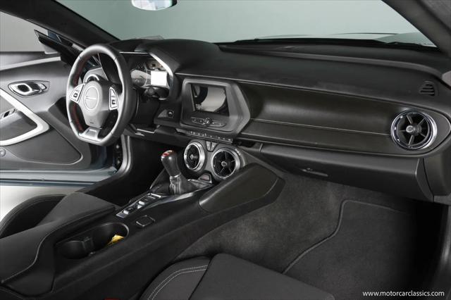 2021 Chevrolet Camaro RWD Coupe LT1