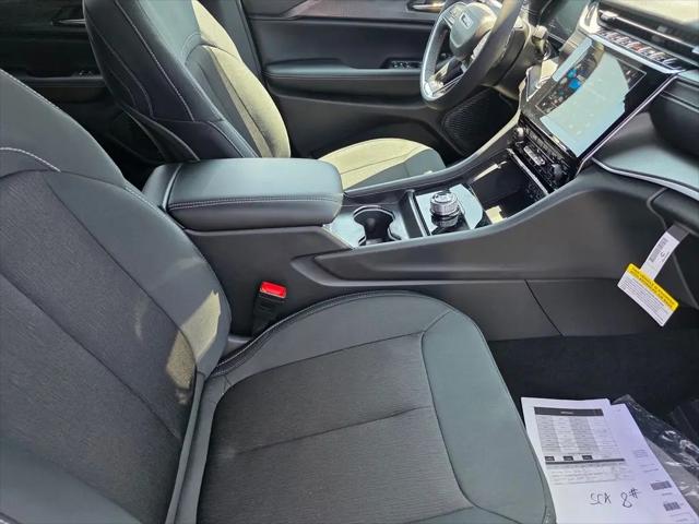 2026 Jeep Grand Cherokee Altitude 4x2