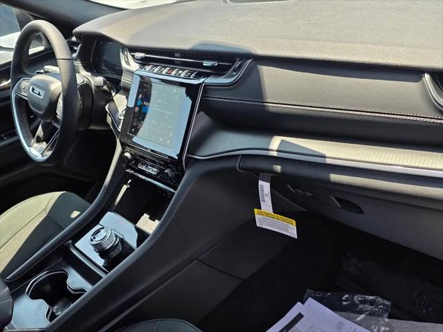 2026 Jeep Grand Cherokee Altitude 4x2