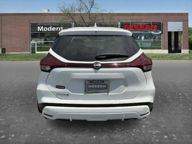 2024 Nissan Kicks S Xtronic CVT