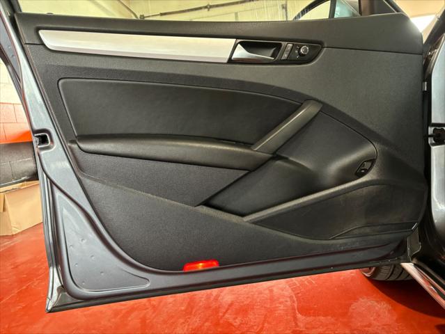 2013 Volkswagen Passat 2.5L SE
