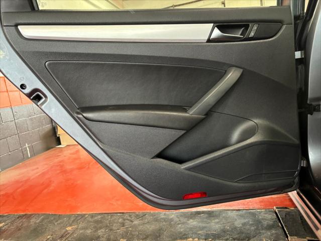 2013 Volkswagen Passat 2.5L SE