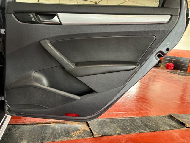 2013 Volkswagen Passat 2.5L SE
