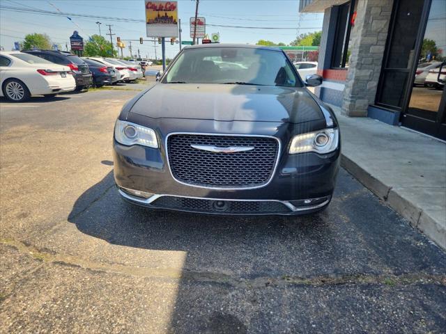2017 Chrysler 300 C 4dr Sedan