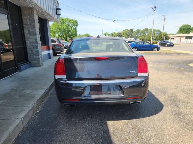2017 Chrysler 300 C 4dr Sedan