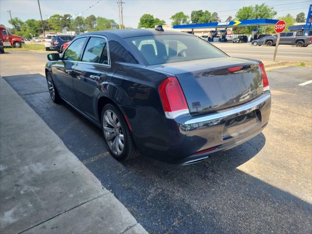 2017 Chrysler 300 C 4dr Sedan