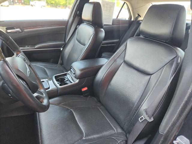 2017 Chrysler 300 C 4dr Sedan