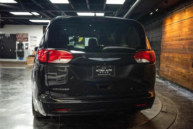 2023 Chrysler Voyager LX