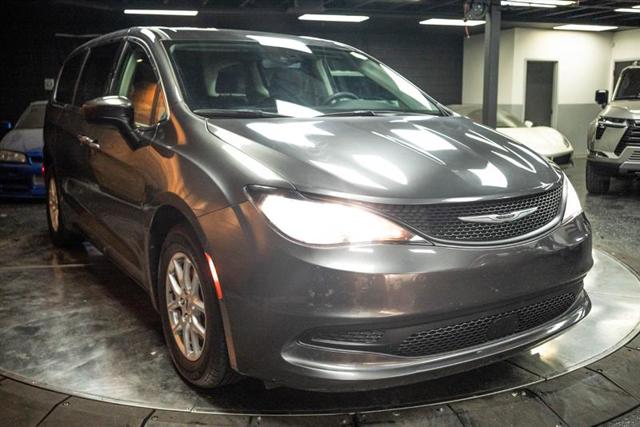 2023 Chrysler Voyager LX
