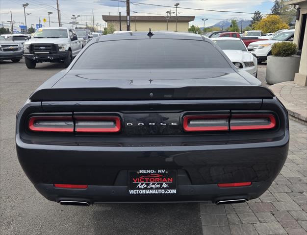2018 Dodge Challenger SXT Plus