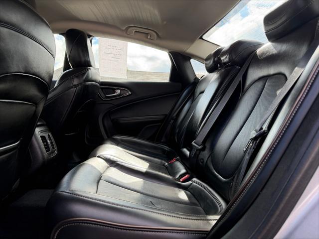 2015 Chrysler 200 C