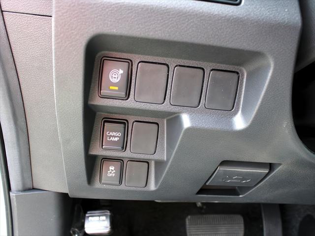 2026 Nissan Frontier Crew Cab Long Bed SV 4x4