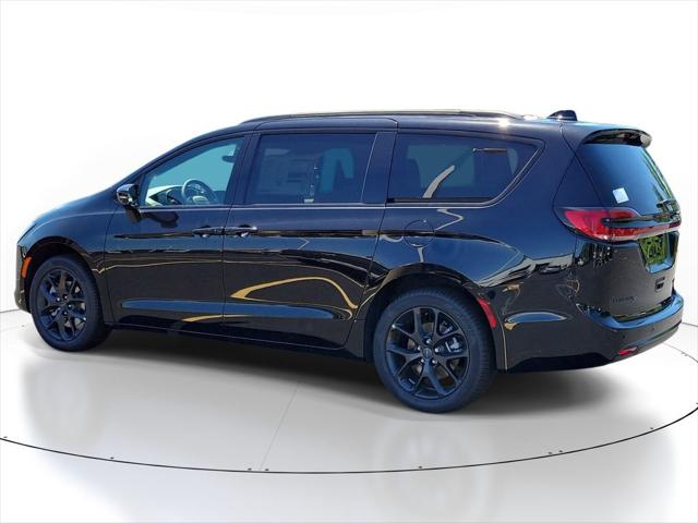 2027 Chrysler Pacifica Limited AWD