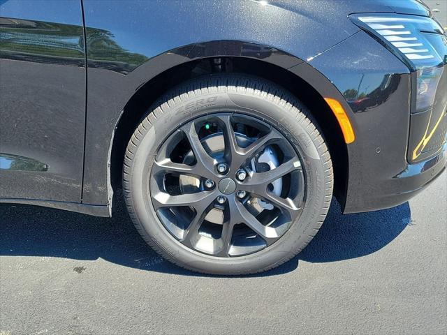 2027 Chrysler Pacifica Limited AWD