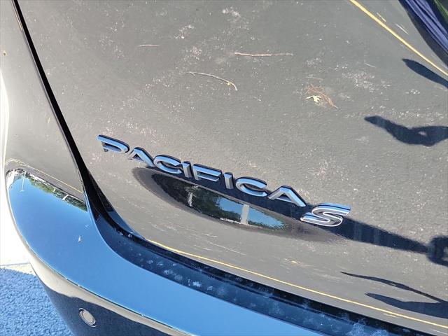 2027 Chrysler Pacifica Limited AWD