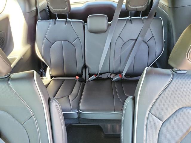 2027 Chrysler Pacifica Limited AWD