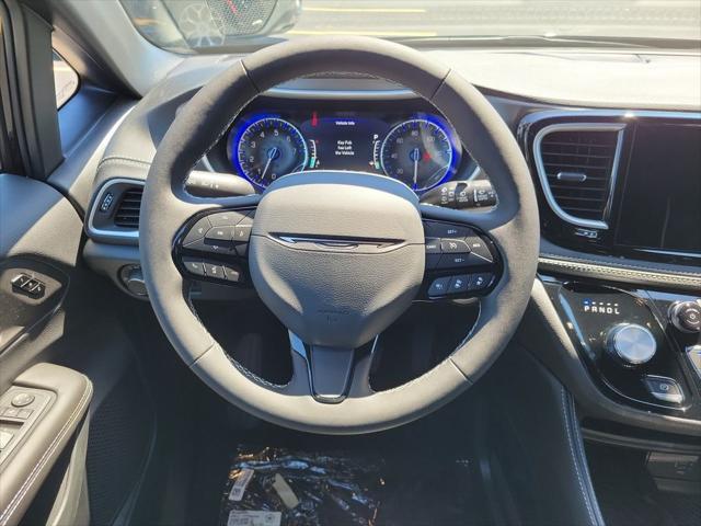 2027 Chrysler Pacifica Limited AWD