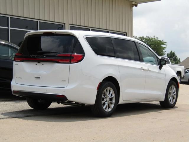 2027 Chrysler Pacifica PACIFICA SELECT AWD