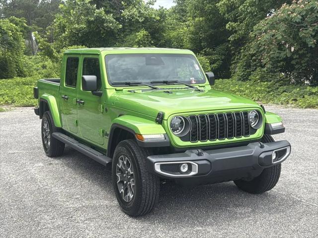 2026 Jeep Gladiator GLADIATOR SAHARA 4X4