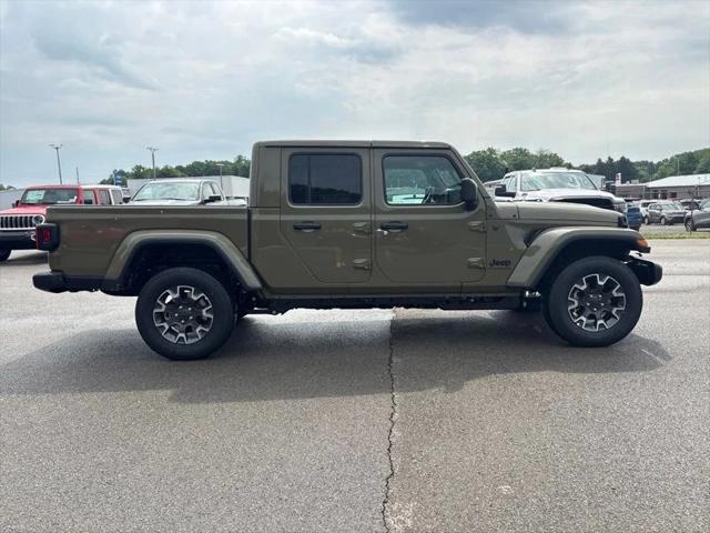 2026 Jeep Gladiator GLADIATOR SAHARA 4X4