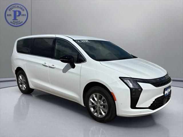 2027 Chrysler Pacifica Select for sale in Forest City, IA