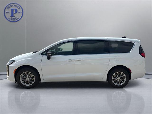 2027 Chrysler Pacifica Select AWD