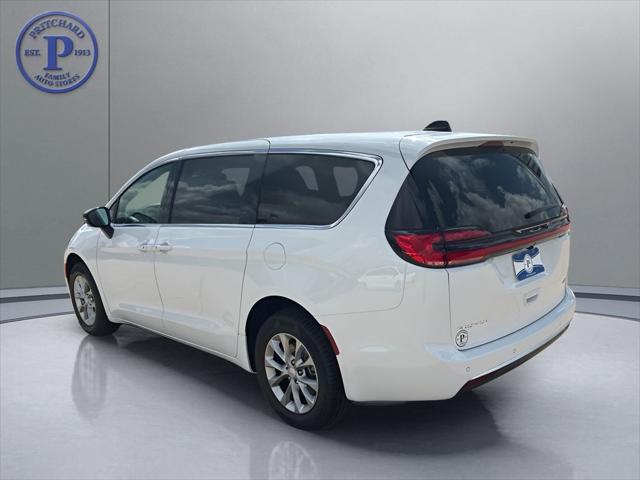 2027 Chrysler Pacifica Select AWD