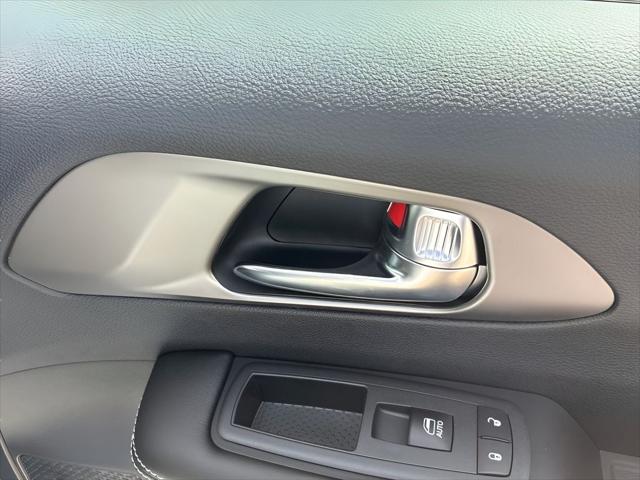 2027 Chrysler Pacifica Select AWD