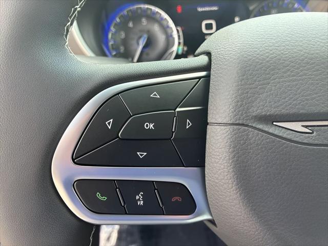 2027 Chrysler Pacifica Select AWD