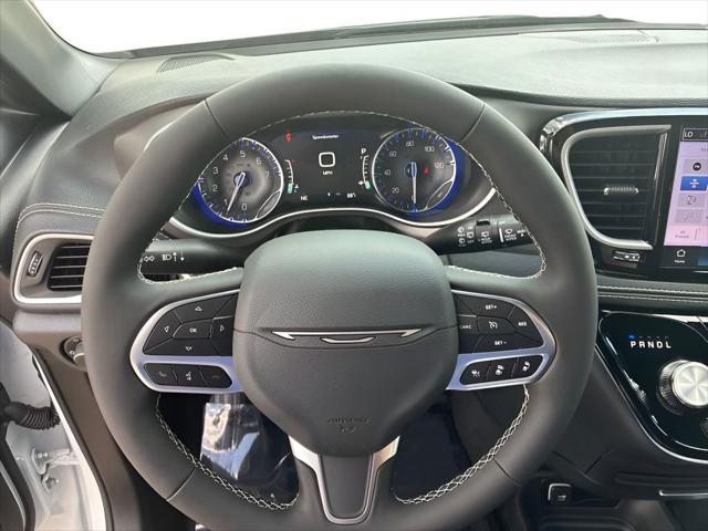 2027 Chrysler Pacifica Select AWD