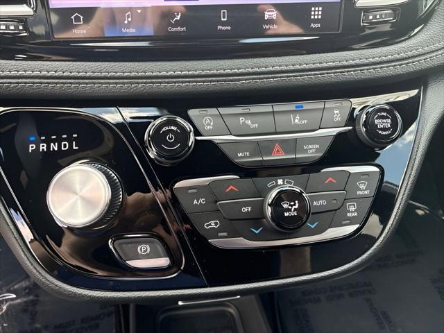 2027 Chrysler Pacifica Select AWD