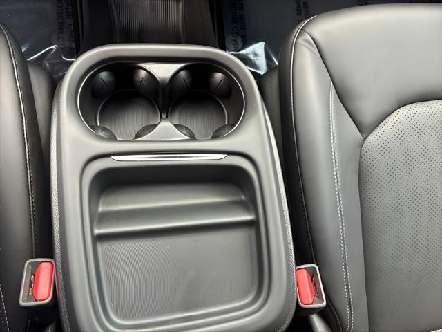 2027 Chrysler Pacifica Select AWD