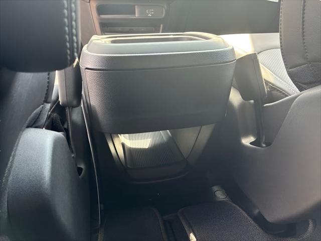 2027 Chrysler Pacifica Select AWD