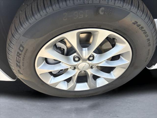 2027 Chrysler Pacifica Select AWD