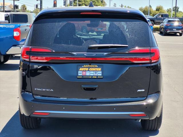 2027 Chrysler Pacifica Select