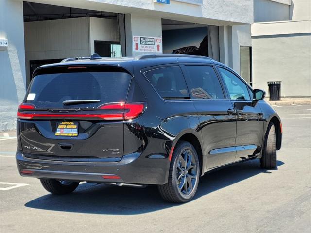 2027 Chrysler Pacifica Limited