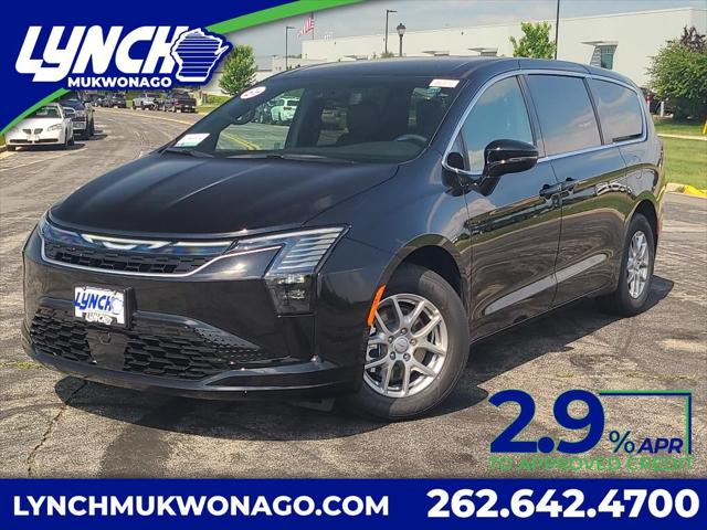 2027 Chrysler Pacifica Select for sale in Mukwonago, WI